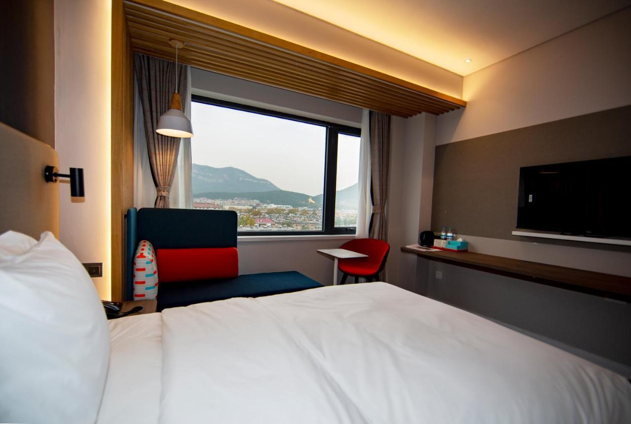Holiday Inn Express Jinan Jingshi Road, An Ihg Hotel Εξωτερικό φωτογραφία
