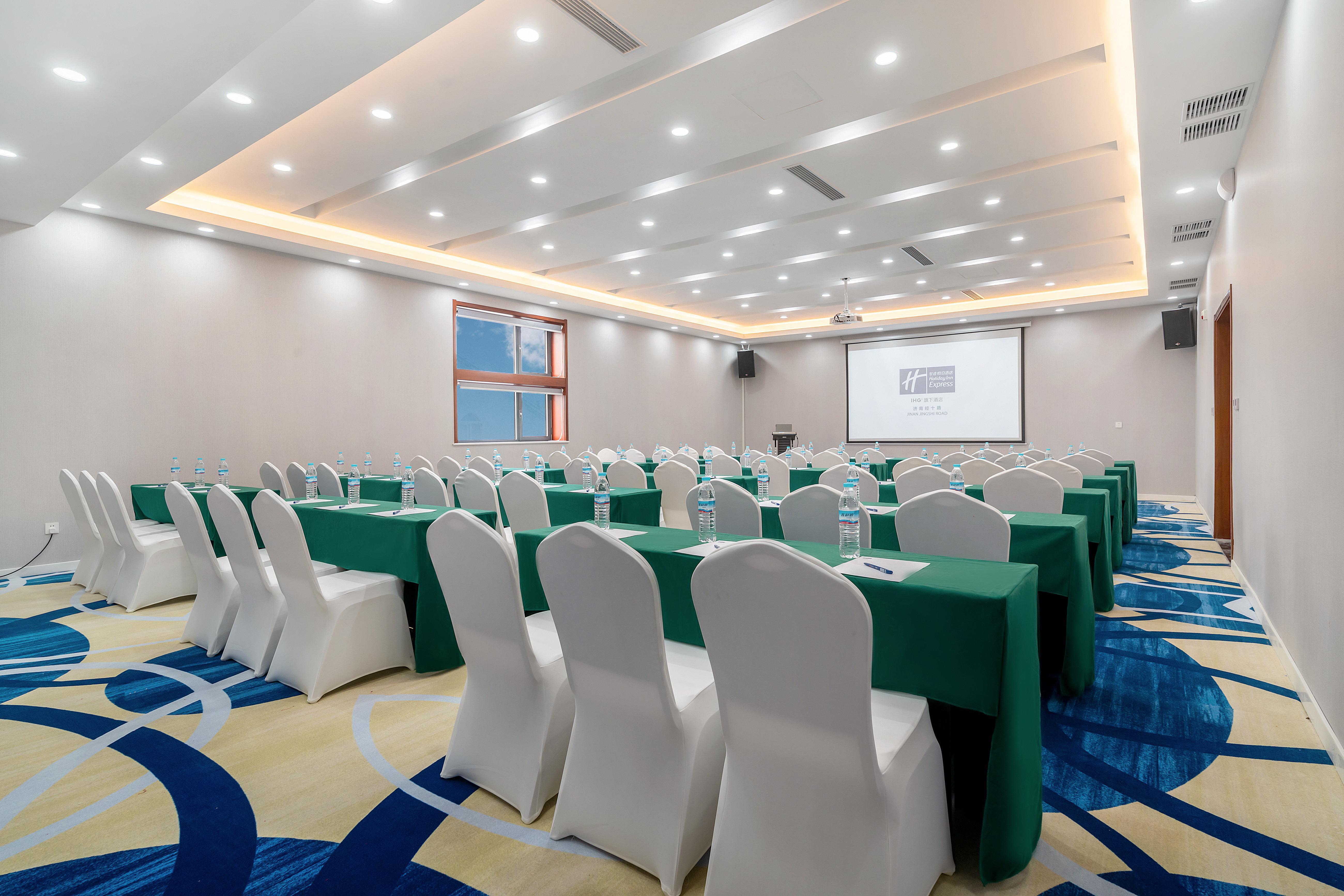 Holiday Inn Express Jinan Jingshi Road, An Ihg Hotel Εξωτερικό φωτογραφία