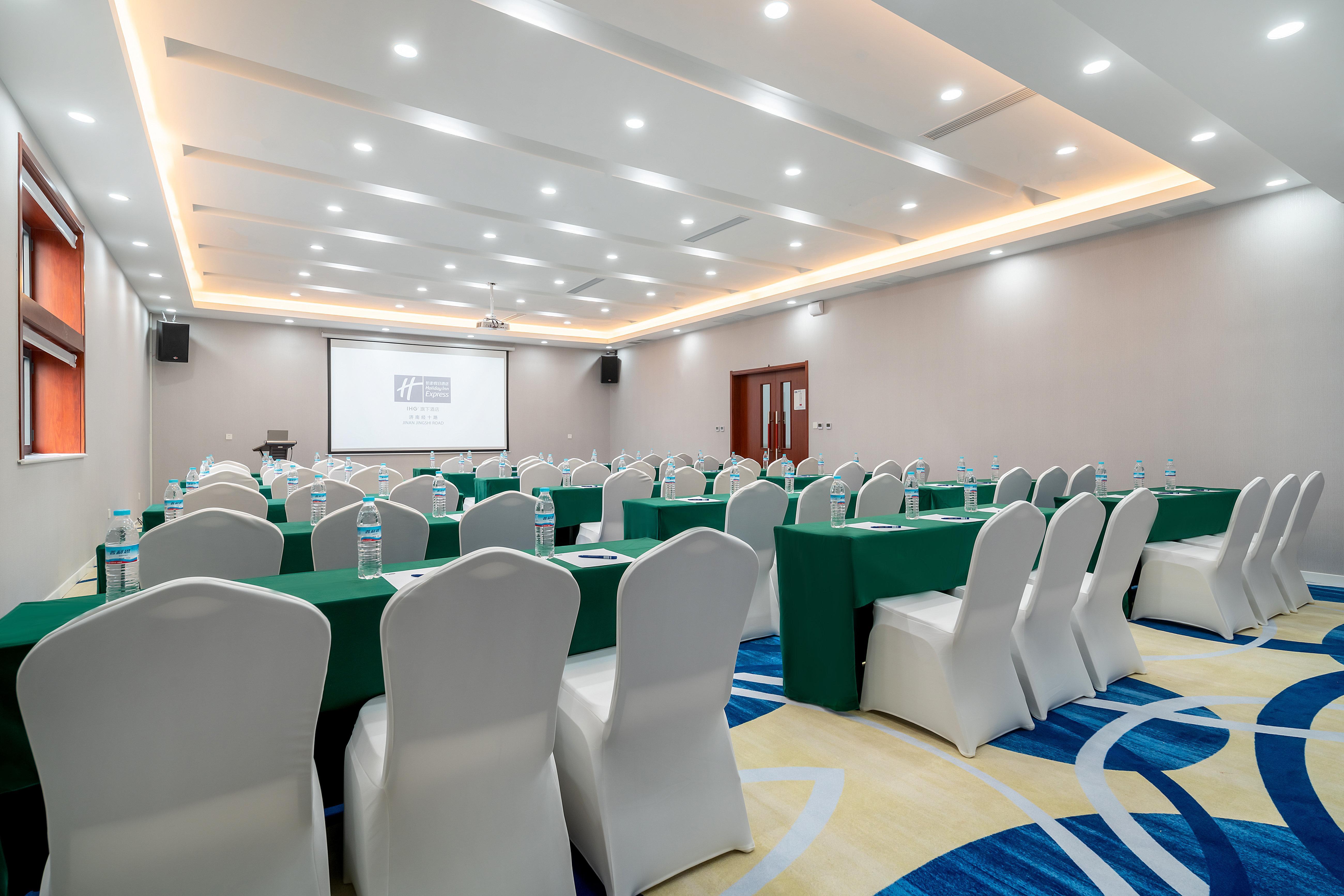 Holiday Inn Express Jinan Jingshi Road, An Ihg Hotel Εξωτερικό φωτογραφία